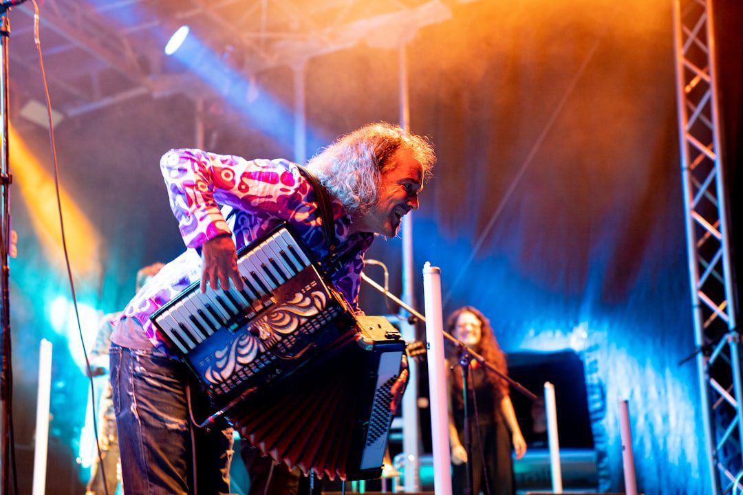 Prestation Accordeoniste lors d'un événement à Paris
