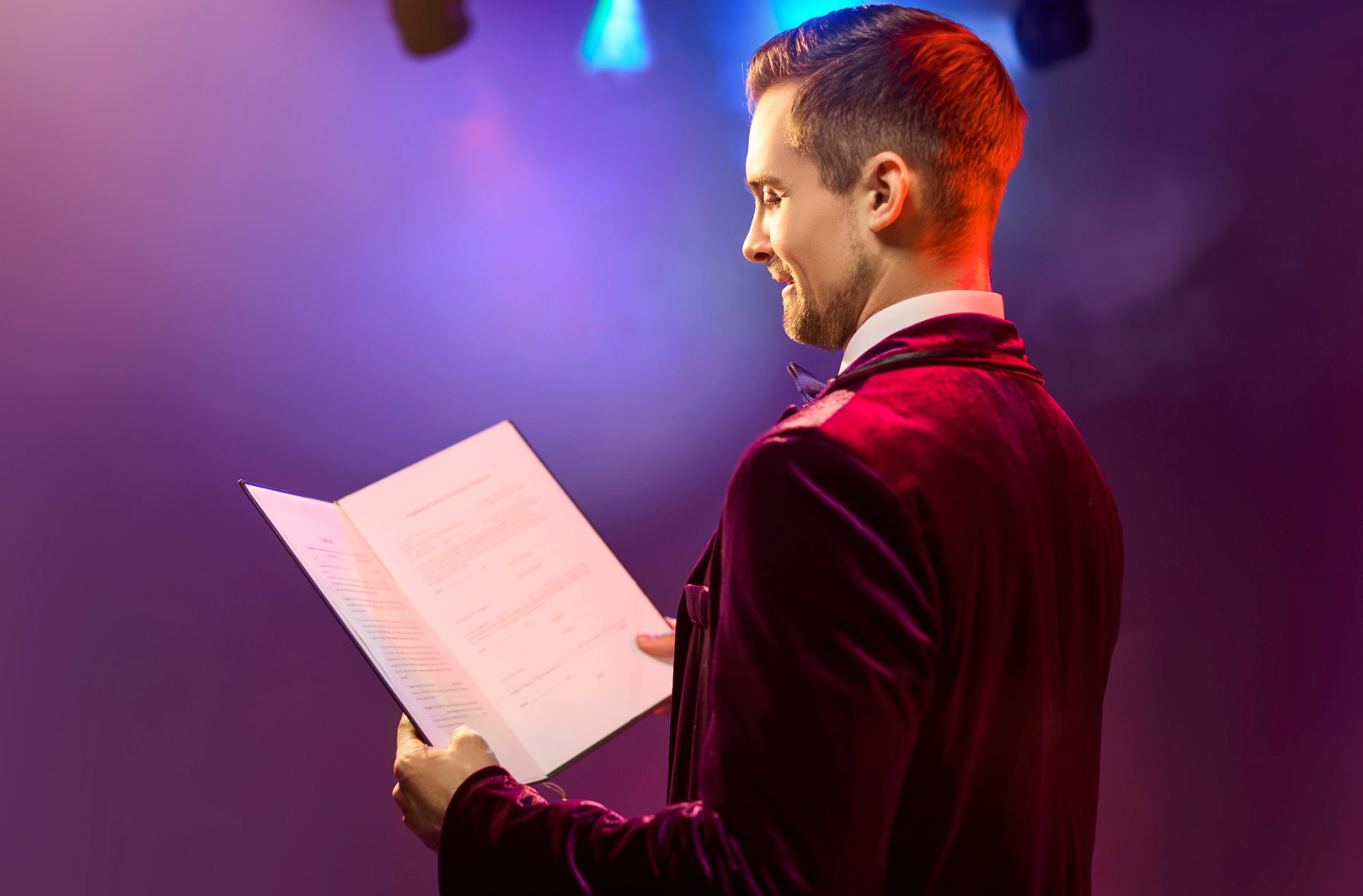 Animateur micro pour événement d'entreprise à Paris – Sacha Events