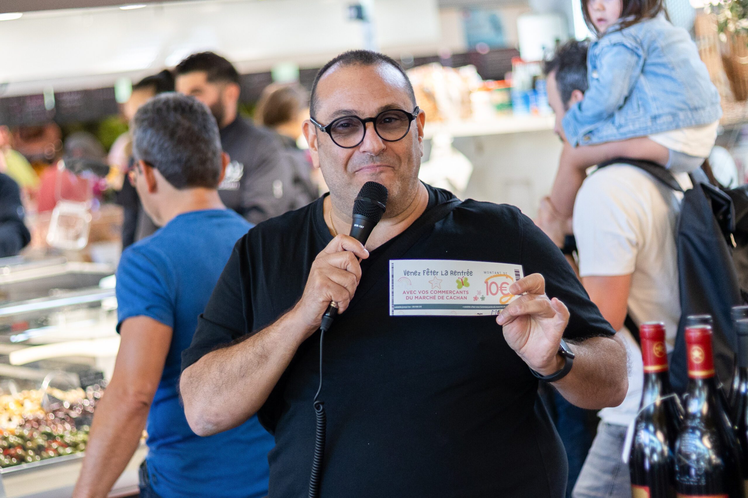 Animation commerciale avec public en Île-de-France
