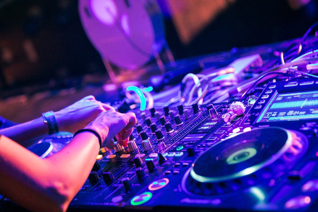Animation DJ mariage à Paris et en Île-de-France