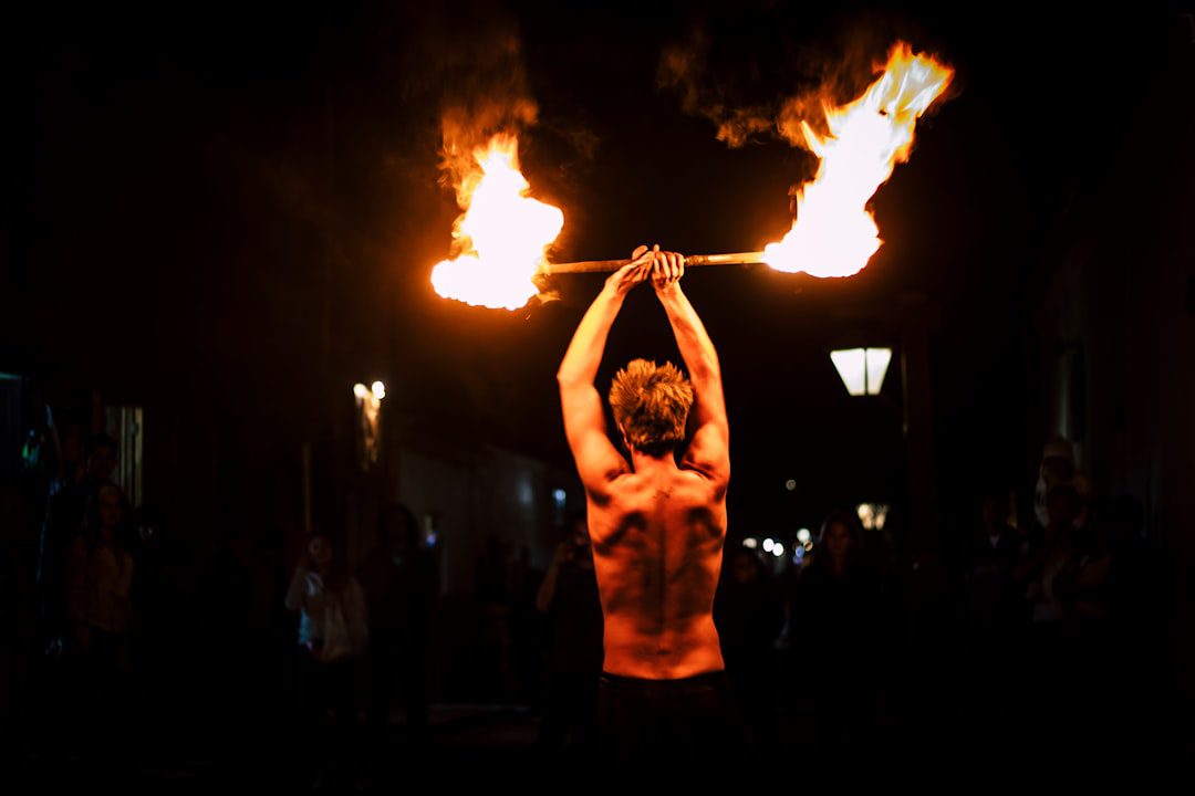 Animation cracheur de feu entreprise Paris
