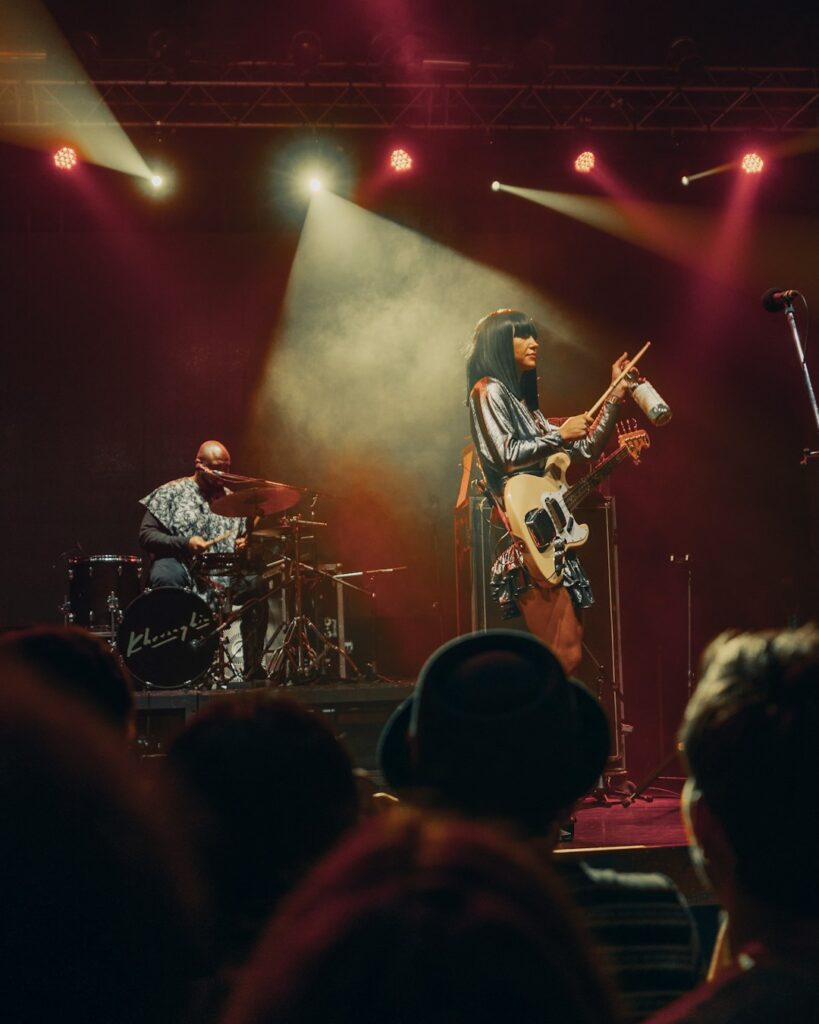 Groupe musical live pour illustrer une manche de variété française