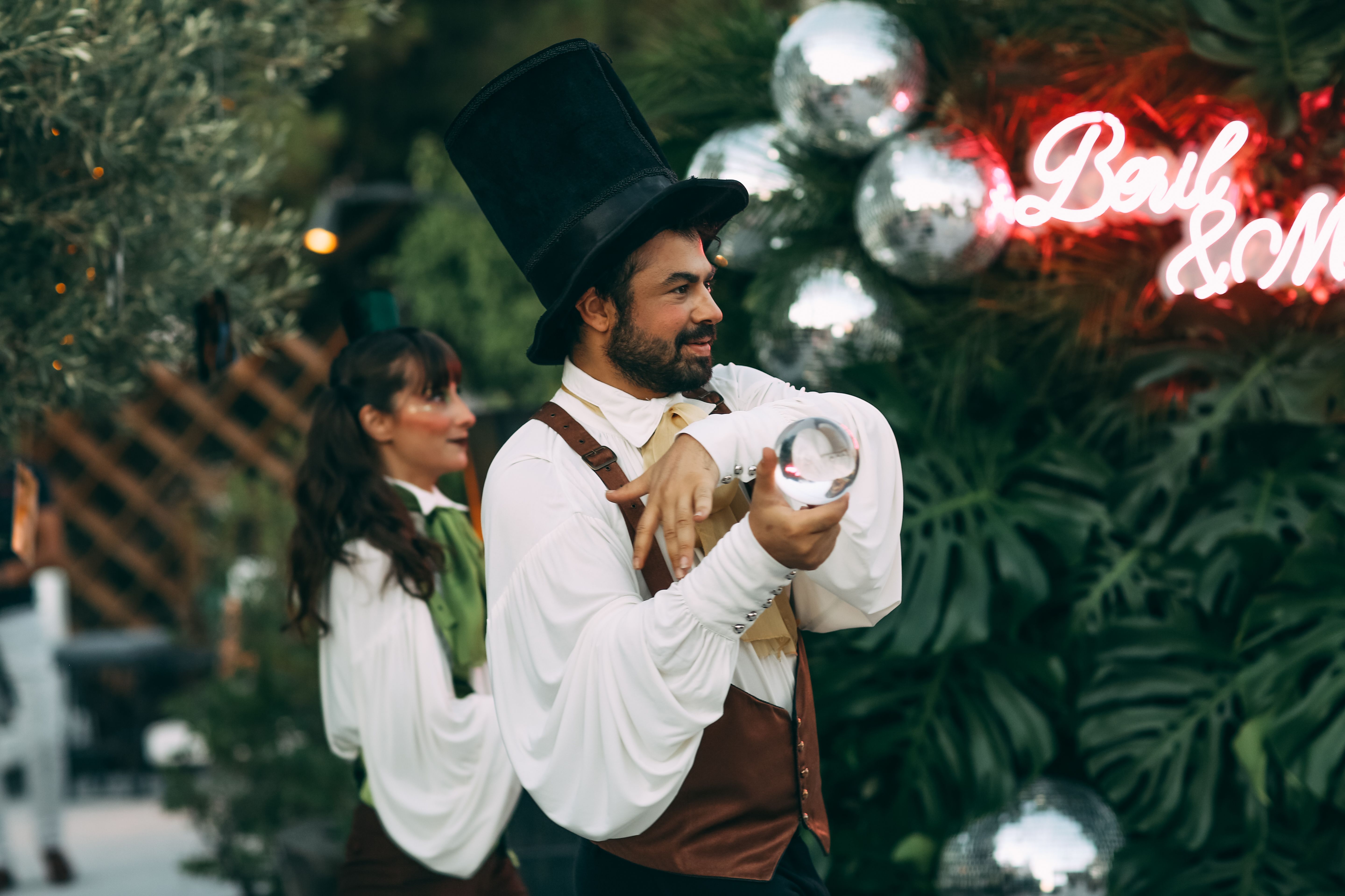 Magicien Arbre de Noël entreprise Paris en Île-de-France