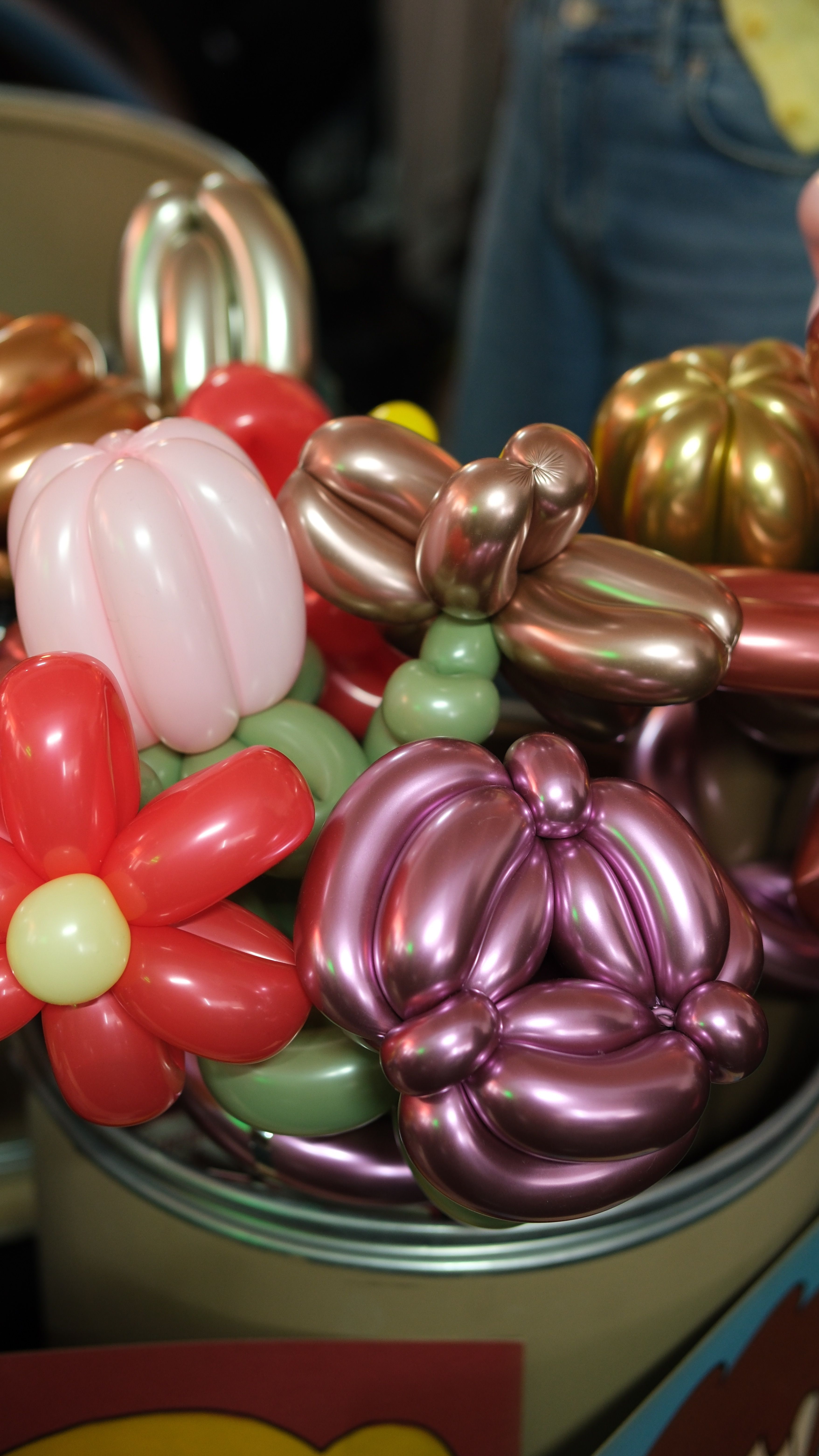 Sculpteur sur ballons Noël entreprise Paris en Île-de-France