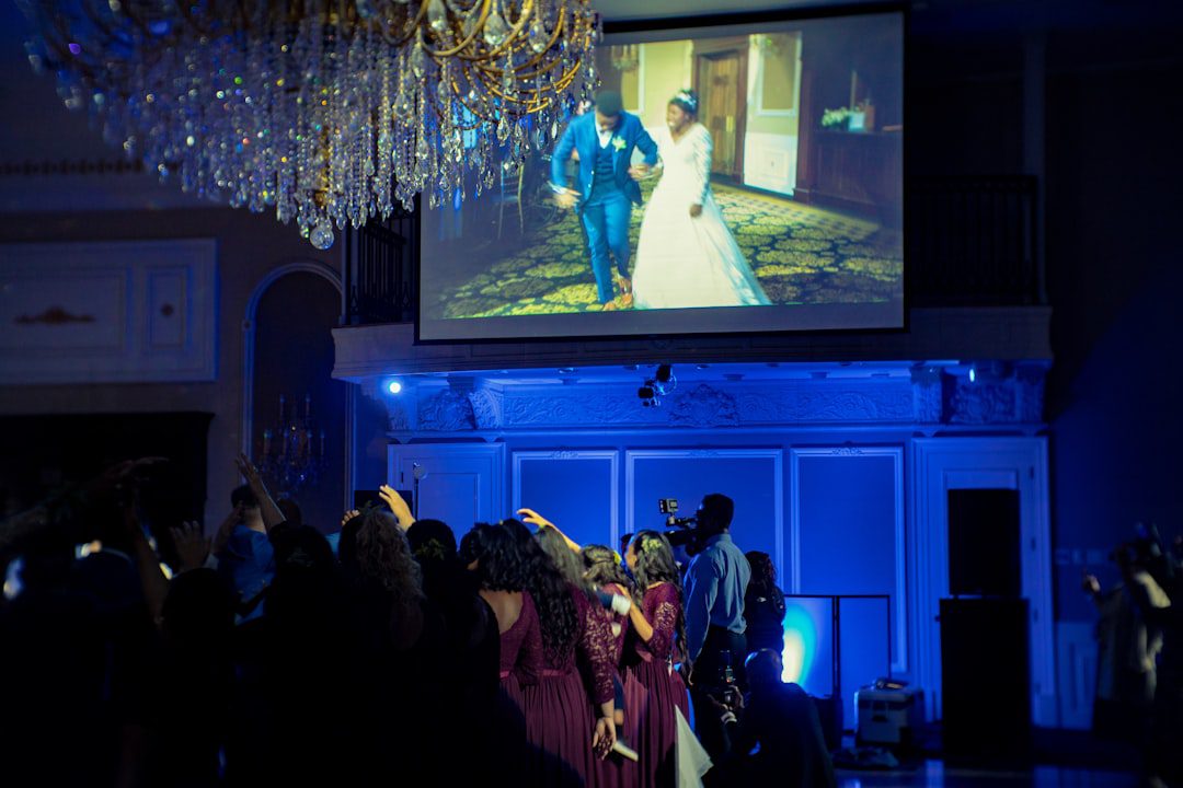 Vidéoprojecteur & écran mariage à Paris et en Île-de-France